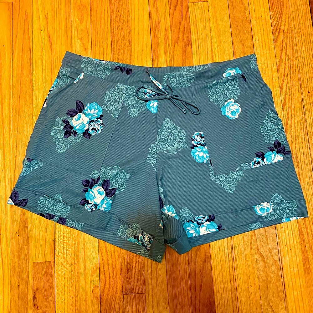 LuLaRoe Jessica Patch Pocket Shorts
